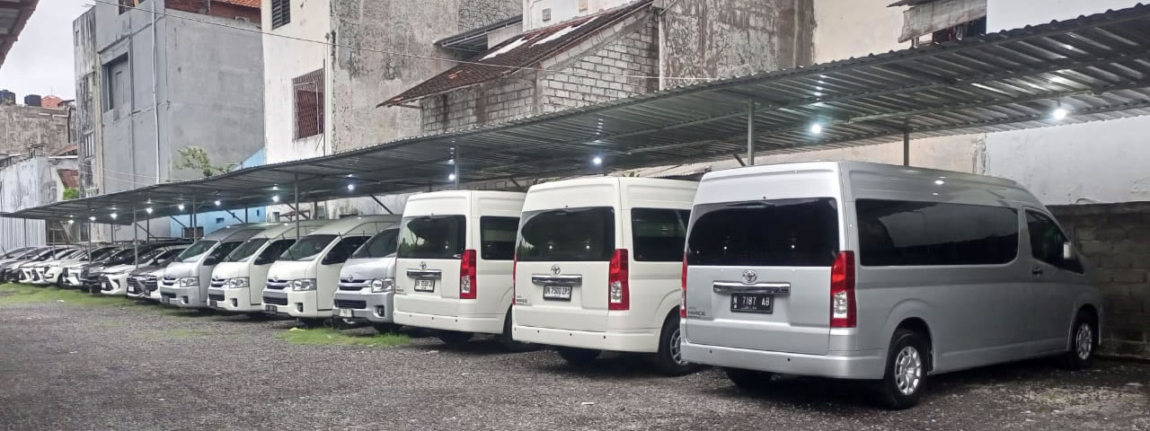 Tentang Balisatak Transportasi yang menyediakan layanan antar-jemput Bandara Internasional Ngurah Rai Denpasar ke semua tujuan di Bali dan Jawa dengan sopir profesional, kendaraan yang nyaman, harga pasti, pesan mudah melalui WhatsApp..