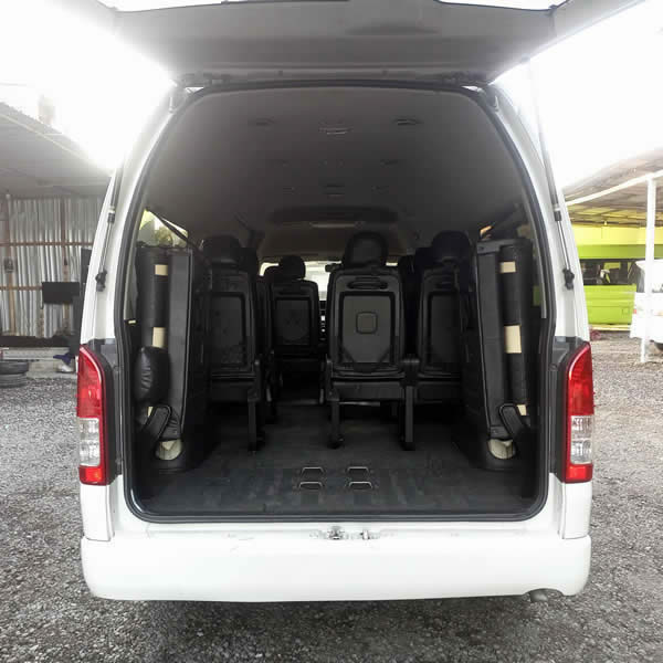Ruang Bagasi Toyota Hiace minibus 14 tempat duduk untuk rombongan