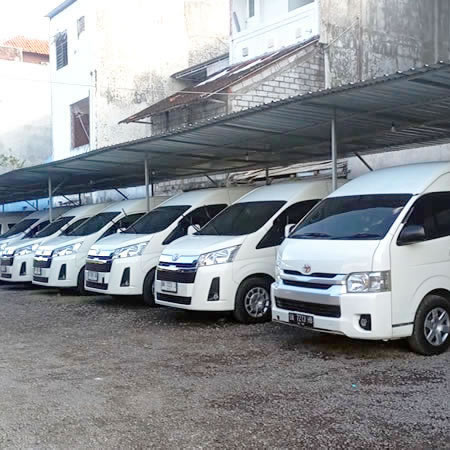 Tentang Balisatak Transportasi yang menyediakan layanan antar-jemput Bandara Internasional Ngurah Rai Denpasar ke semua tujuan di Bali dan Jawa dengan sopir profesional, kendaraan yang nyaman, harga pasti, pesan mudah melalui WhatsApp.
