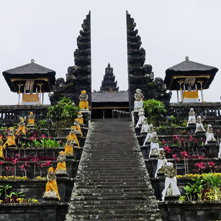 Antar Jemput Bandara Ngurah Rai (DPS) Denpasar ke Karangasem, Carter Mobil Bali