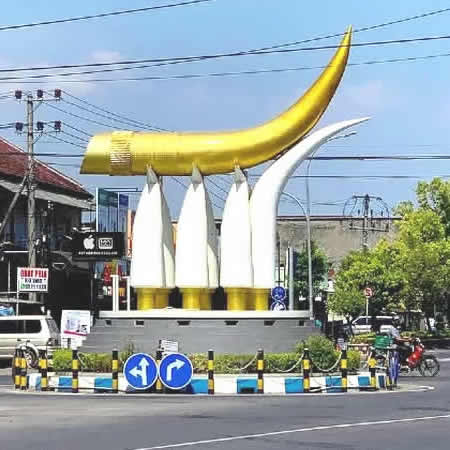 Antar Jemput Bandara Ngurah Rai (DPS) Denpasar Bali ke Ngawi Jawa Timur dan Carter Mobil