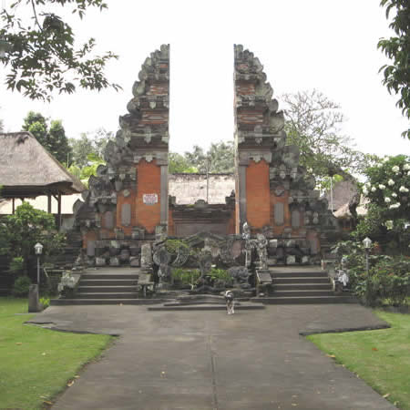Antar Jemput Bandara Ngurah Rai (DPS) Denpasar ke Pejeng, Carter Mobil Bali