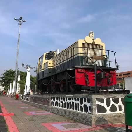 Antar Jemput Bandara Ngurah Rai (DPS) Denpasar Bali ke Stasiun Tawang Semarang Jawa Tengah dan Carter Mobil
